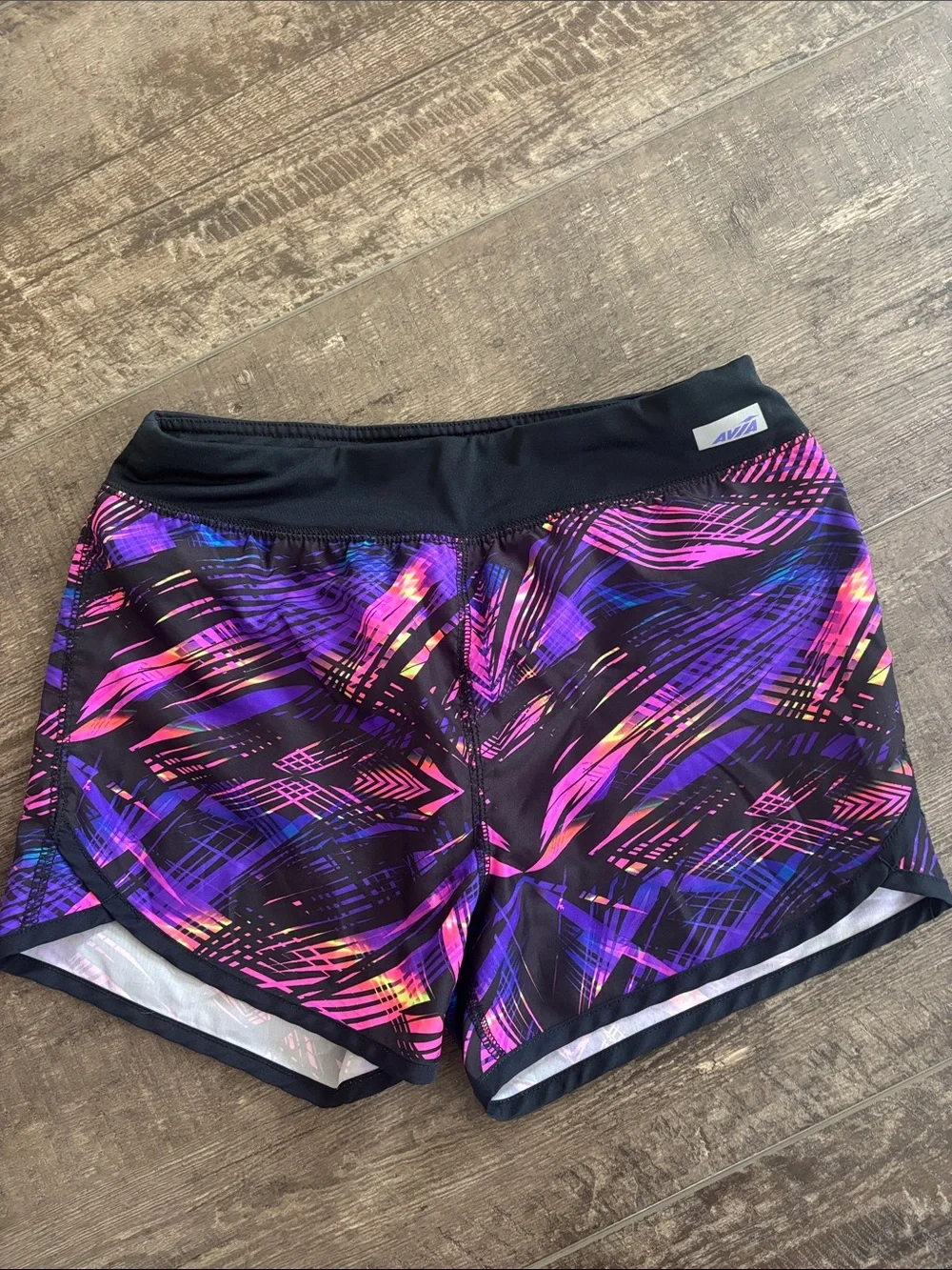 2 Short Sleeve Tees Black & White size 10/12 NWT +  2 pairs of shorts 10/12